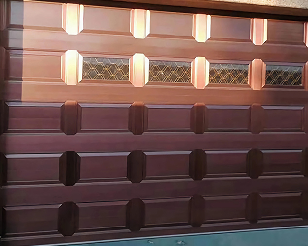 Residential overhead lifting door