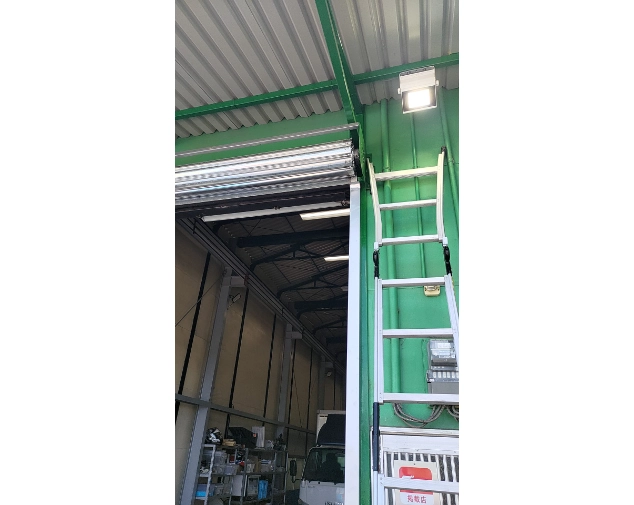 High-strength color steel manual roller shutter door: A safe and reliable choice for industrial warehouses.