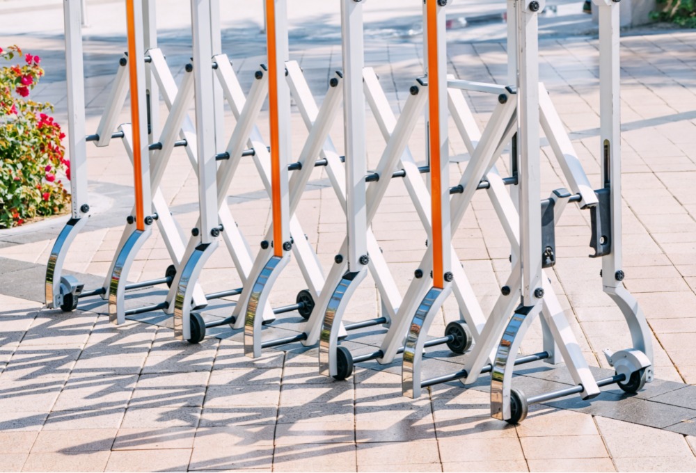 Why Choose Aluminum Alloy Automatic Retractable Safety Gates?