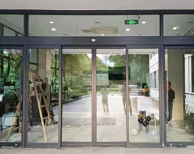 Aluminum sliding door
