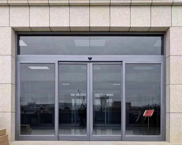ingresso automatico in vetro
